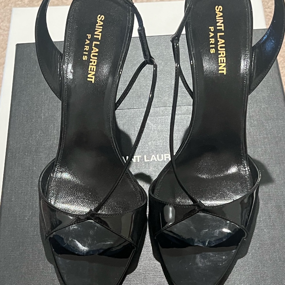 Saint Laurent Black Stiletto Heels with Knotted Detail - Picture 3 of 7